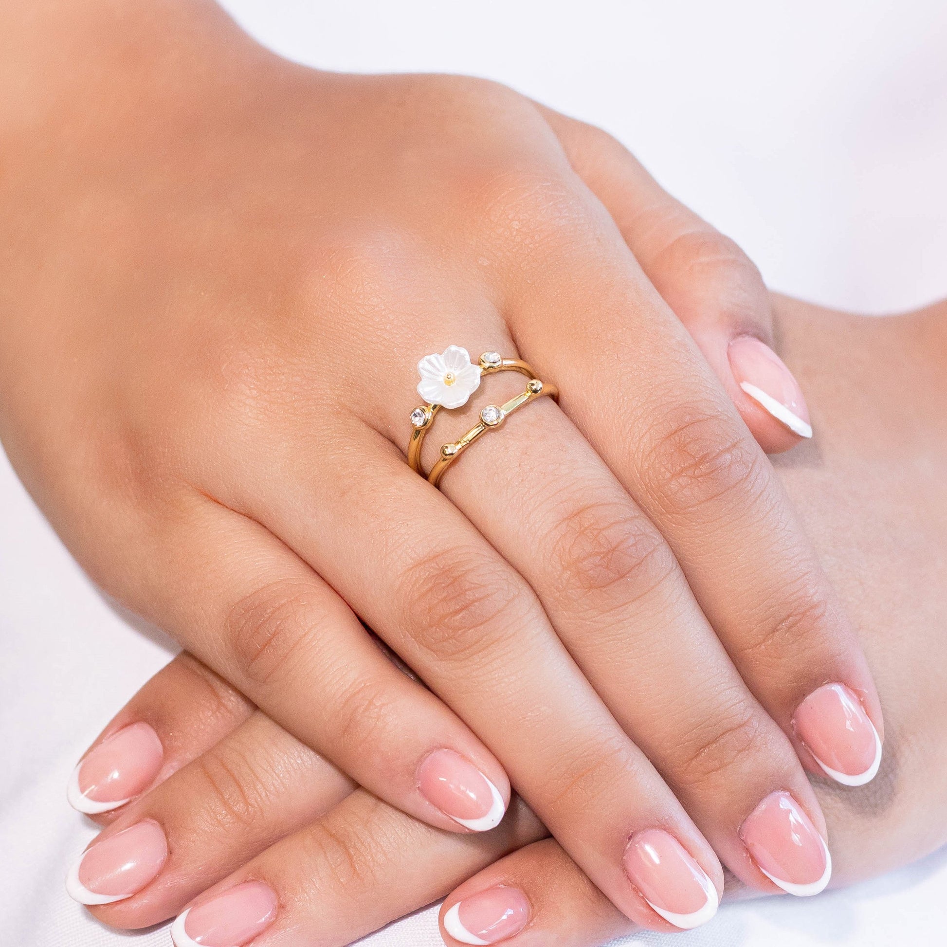 Anillo flor nácar  Amulí