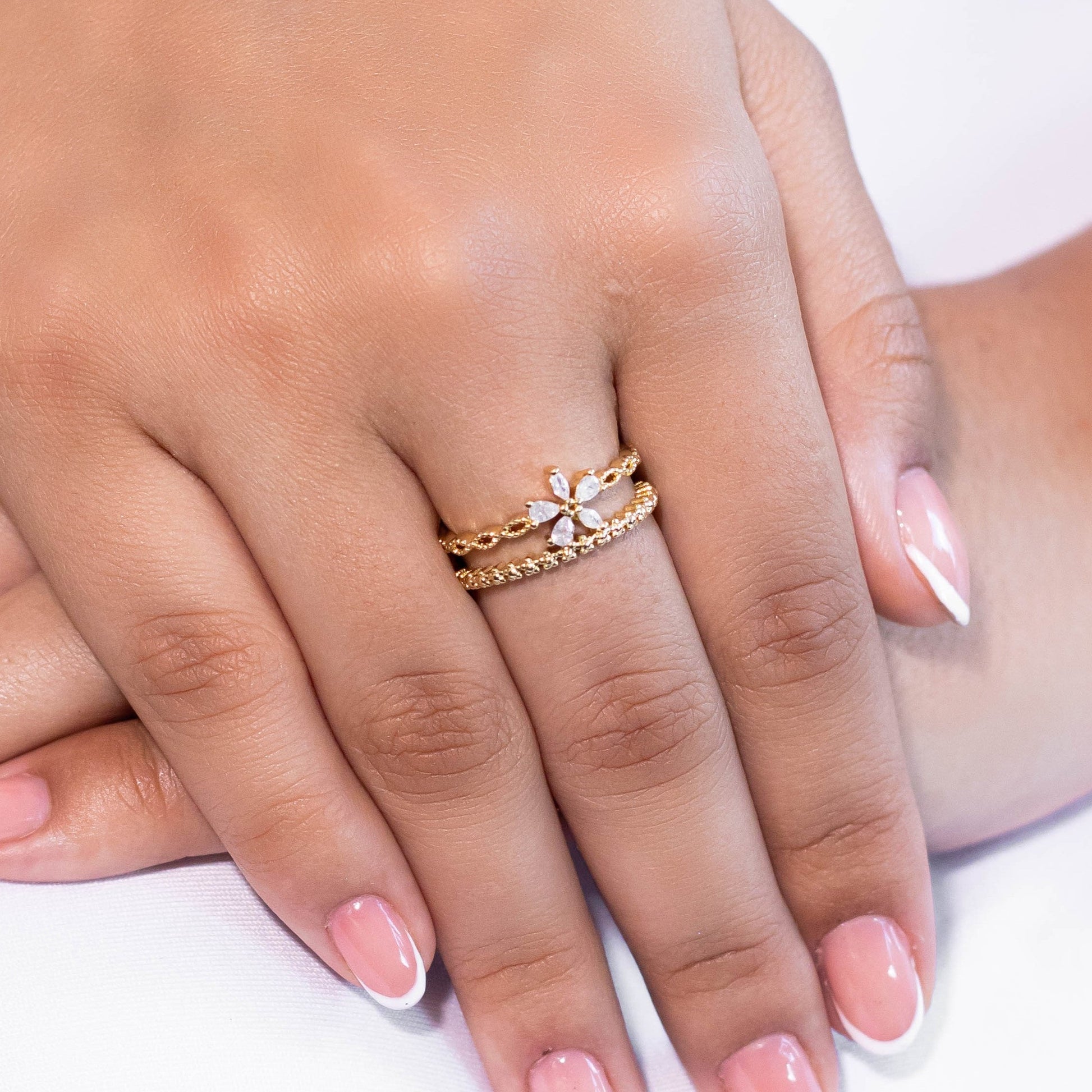 Anillo flor baguette  Amulí