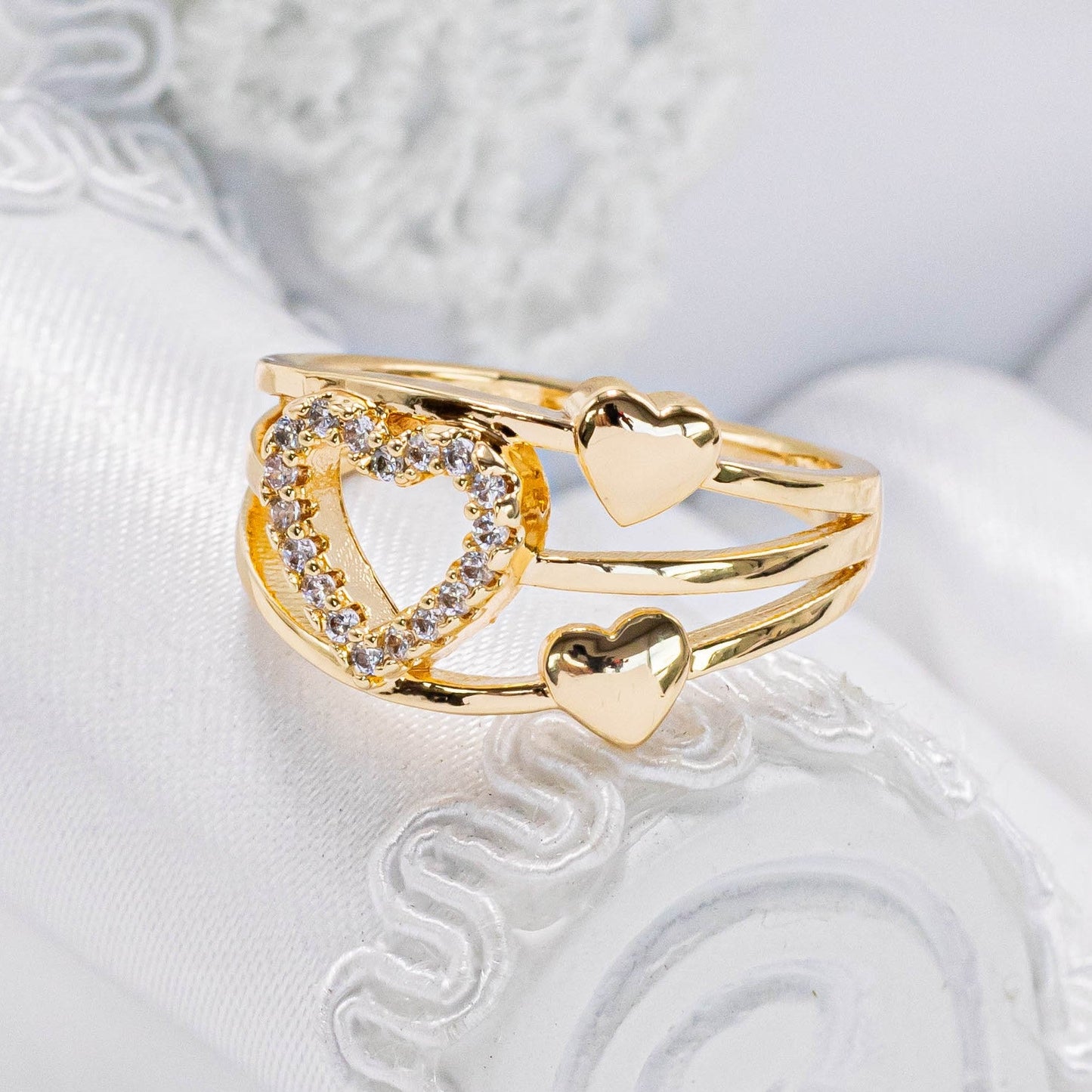 Anillo triple corazones
