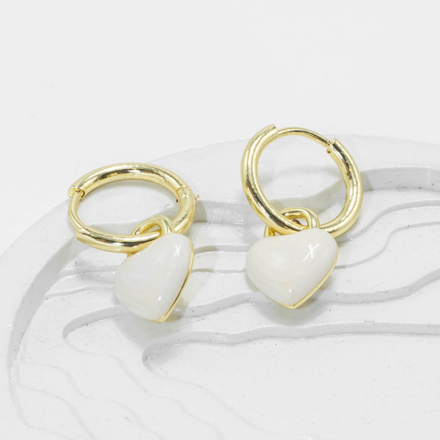 Arete dije corazón esmaltado