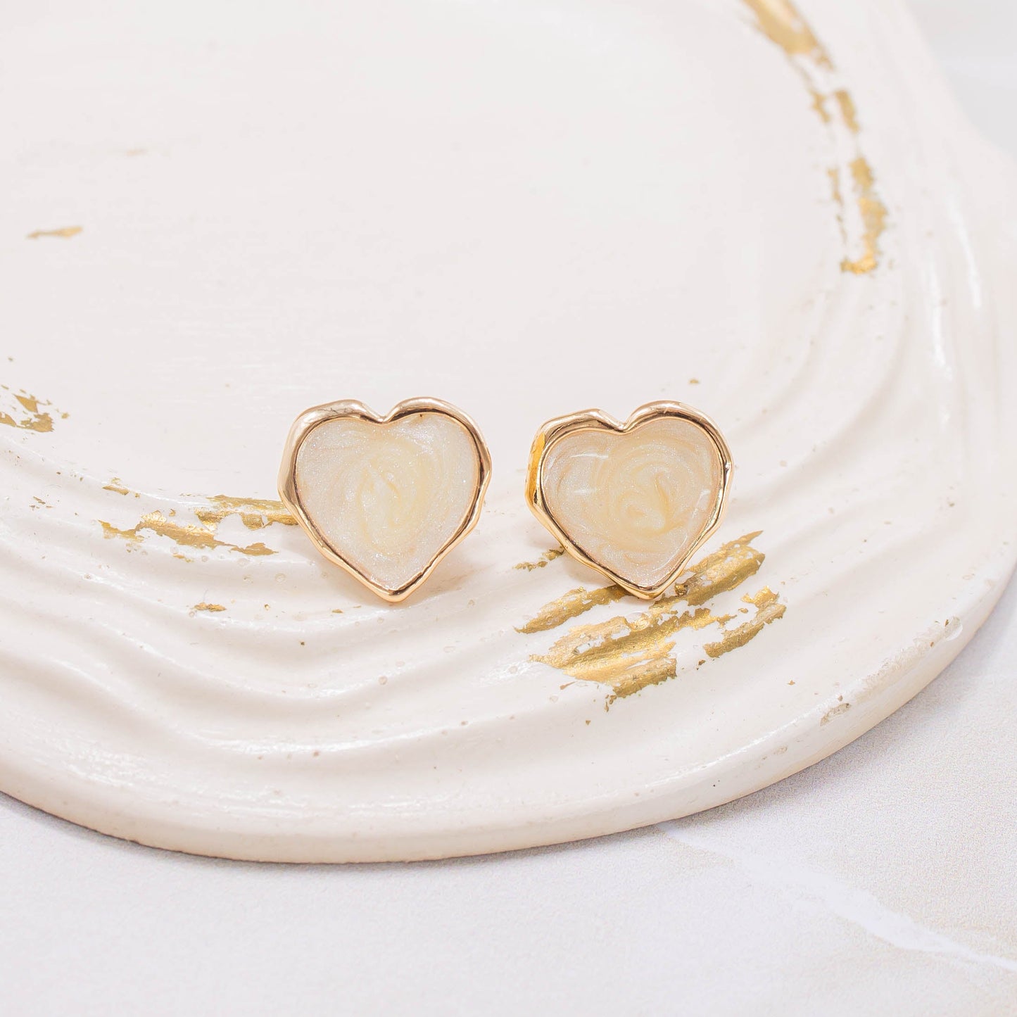 Arete corazón perlado