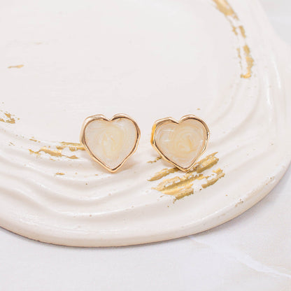 Arete corazón perlado