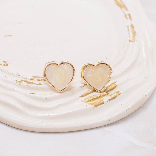 Arete corazón perlado