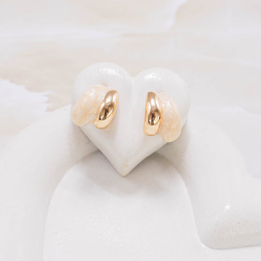Arete esmaltado perlado