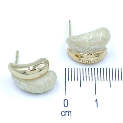 Arete esmaltado perlado