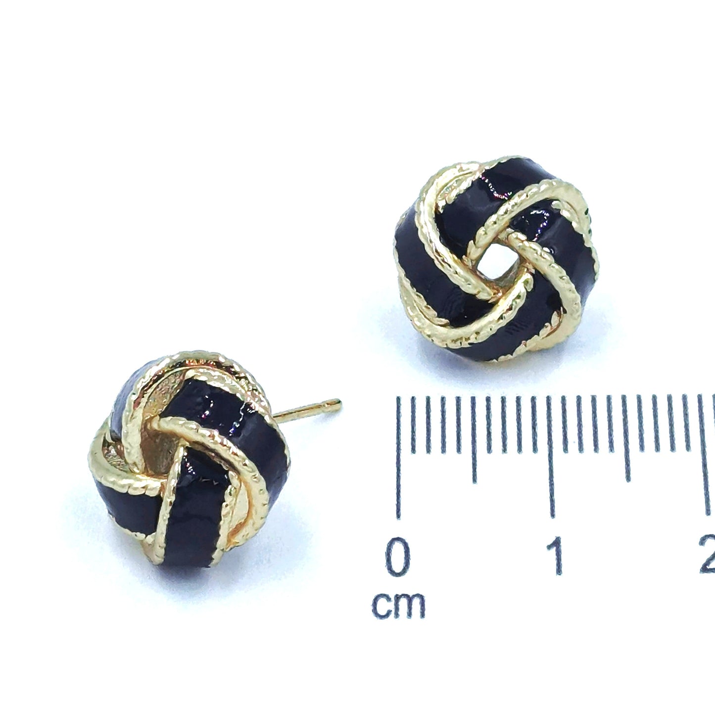 Arete nudo negro