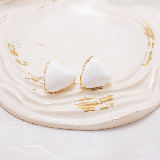 Arete corazón blanco