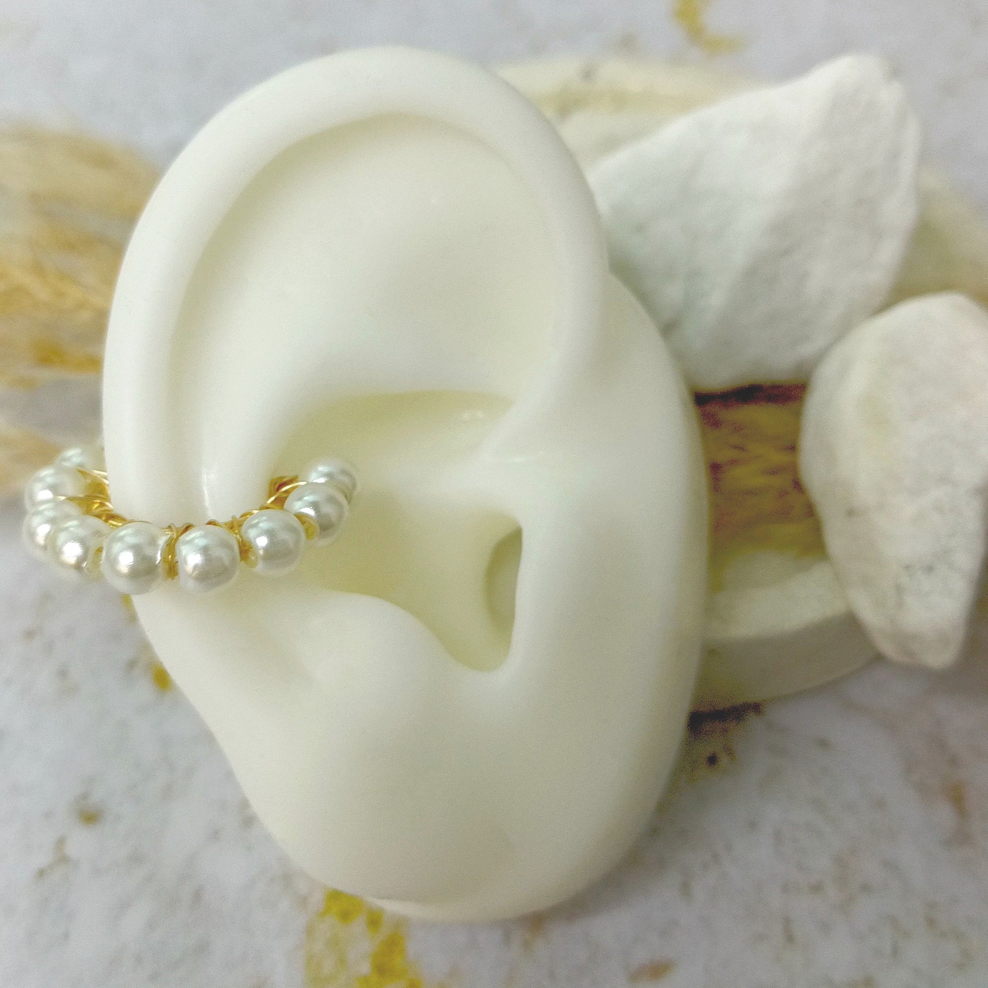 Earcuff perlas  Amulí