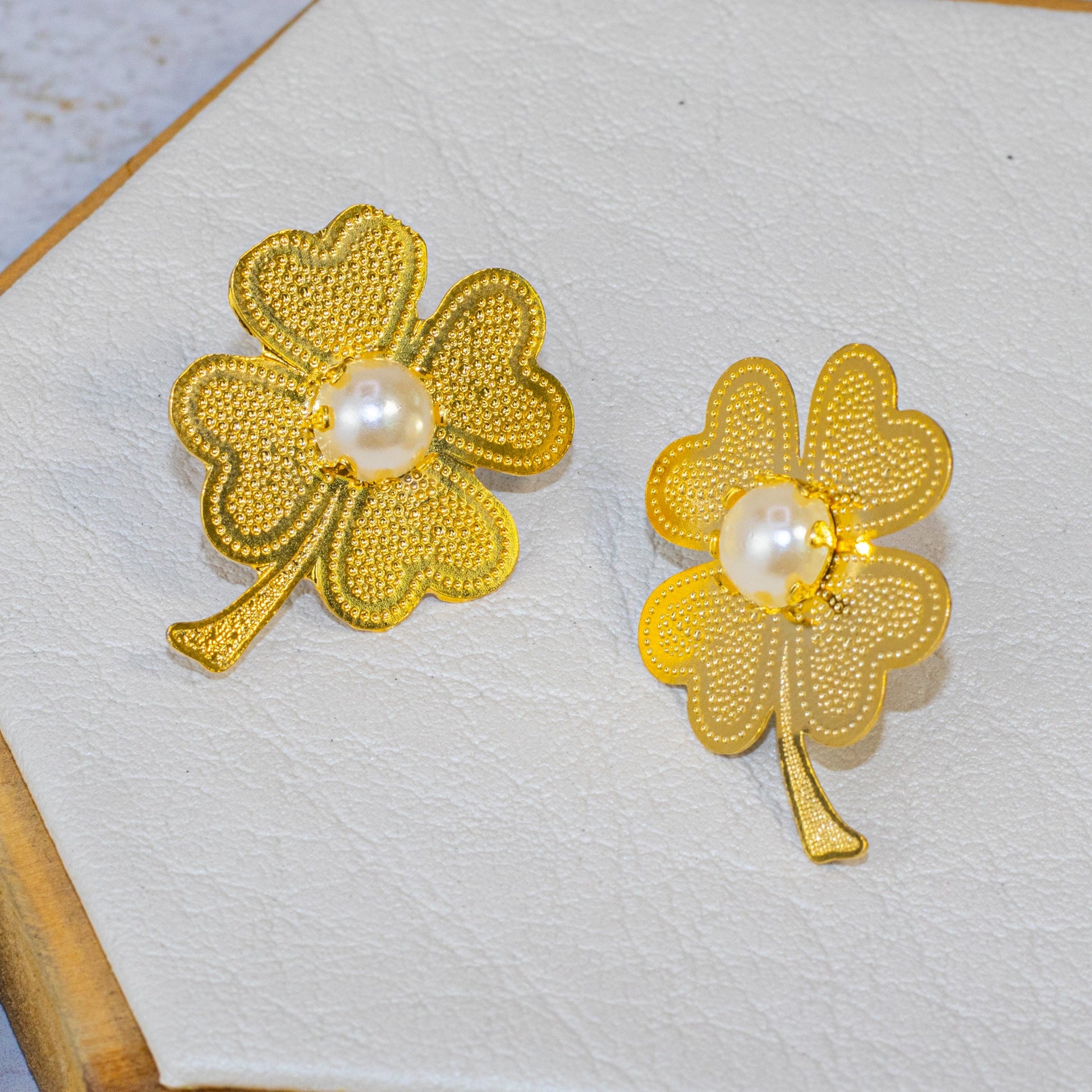 Arete bronce perla trebol