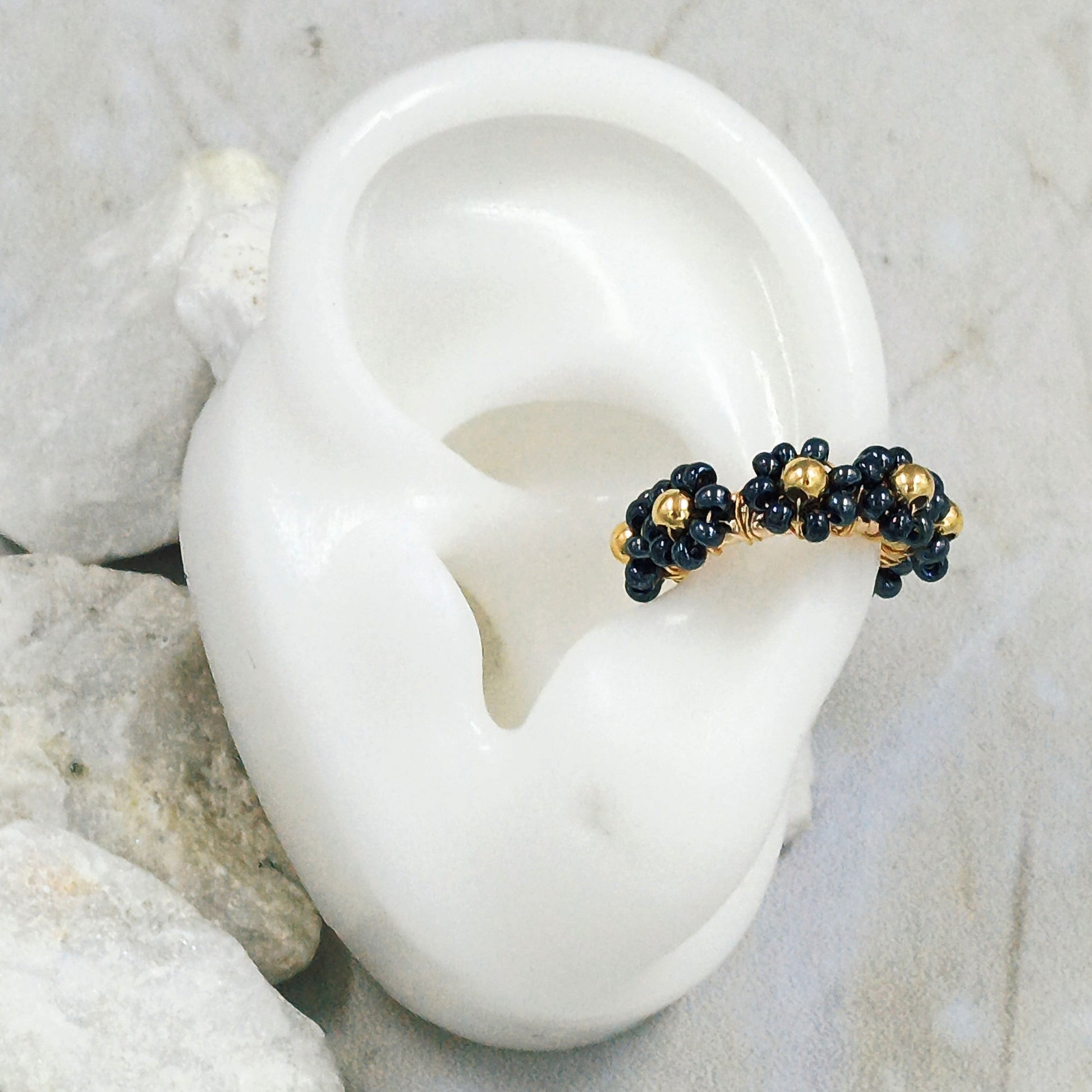 Earcuff bronce flor black