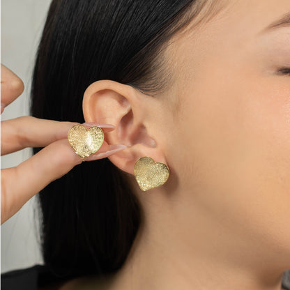 Arete bronce corazon tallado 2cm