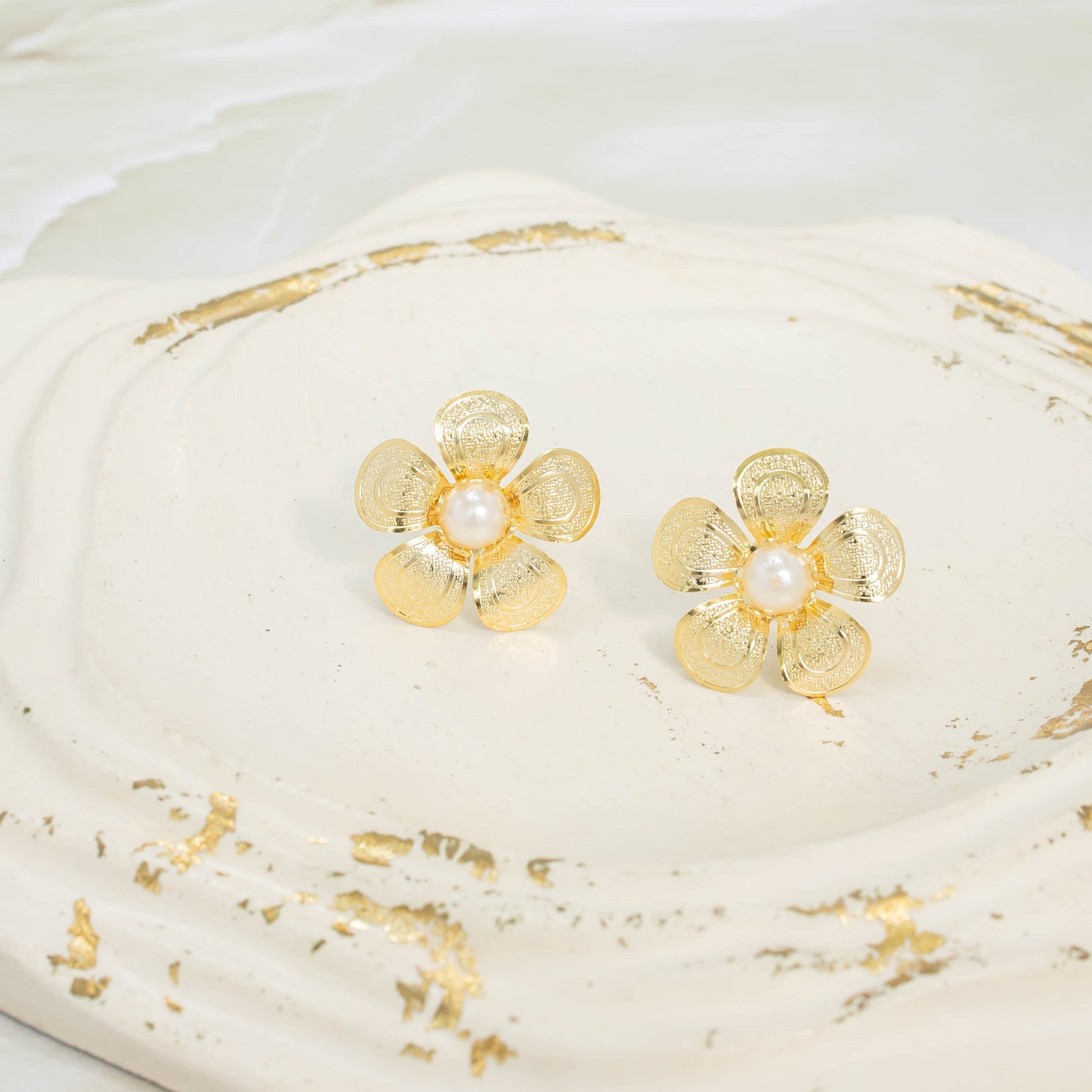 Arete bronce flor perla Amulí