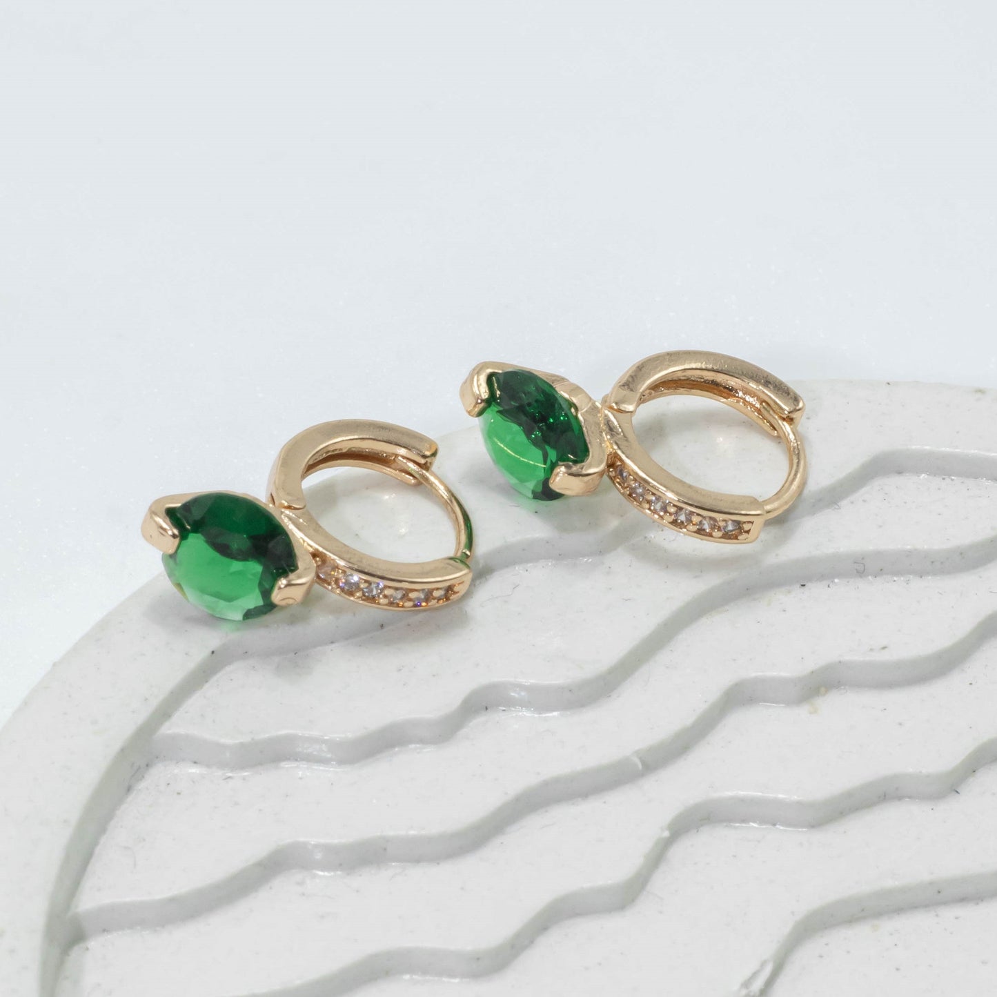 Cdga pequeña zircón esmeralda