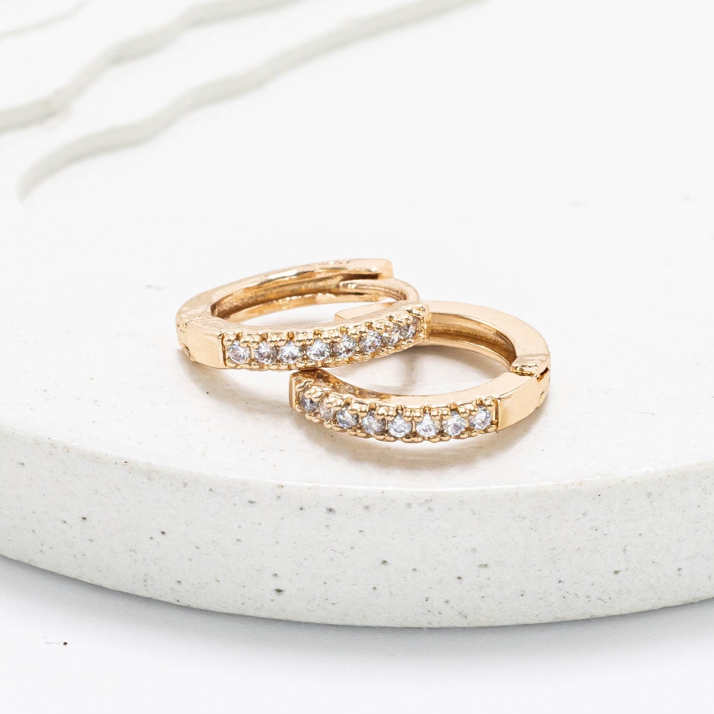 Cdga pequeña microzircones cristal