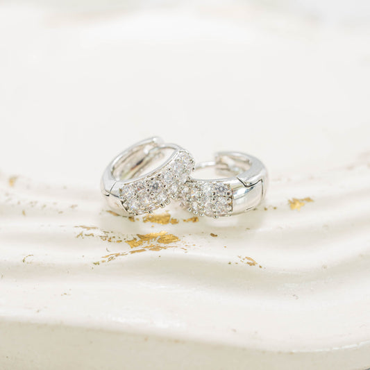 Candonga pequeña gota zircón