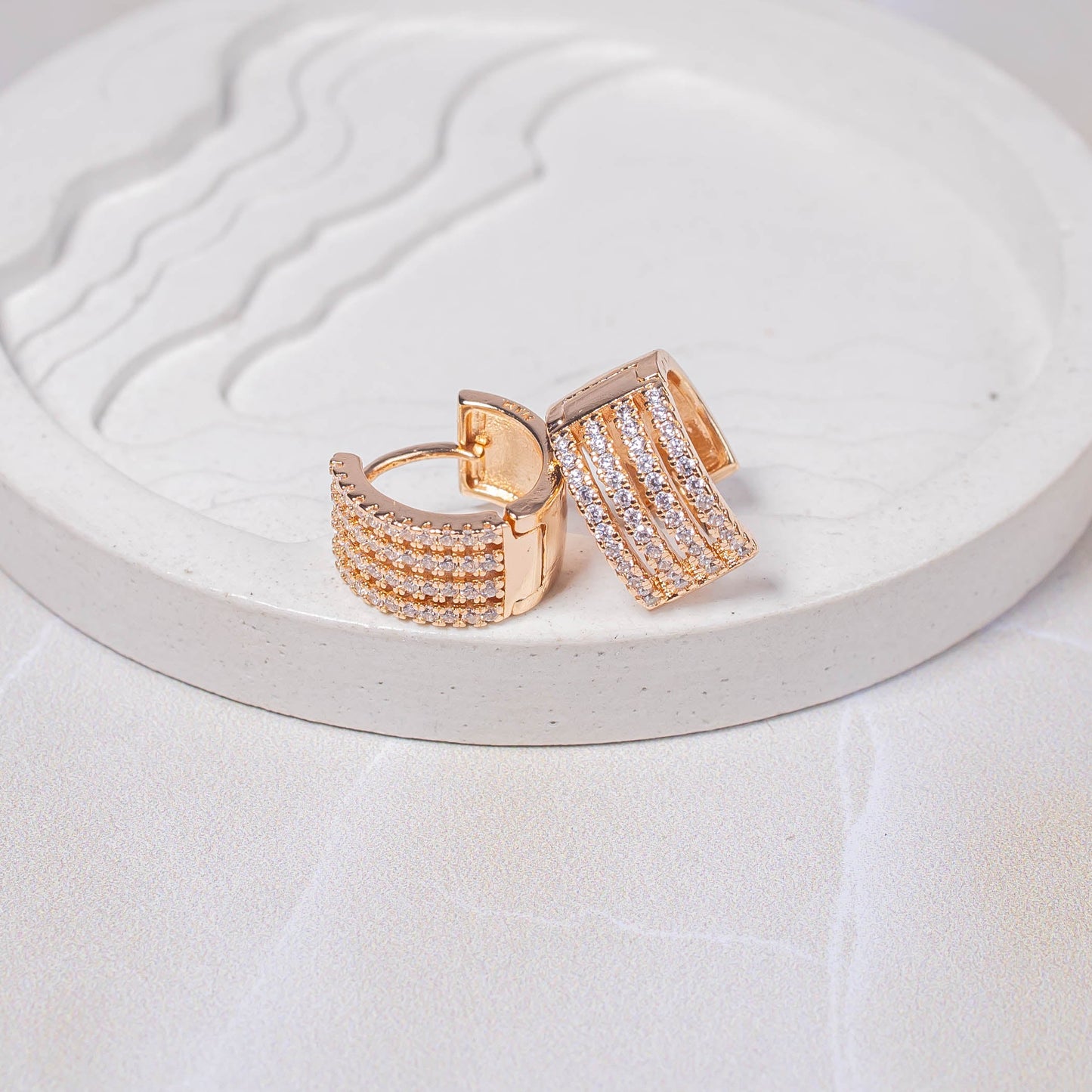 Candonga pequeña microzircón