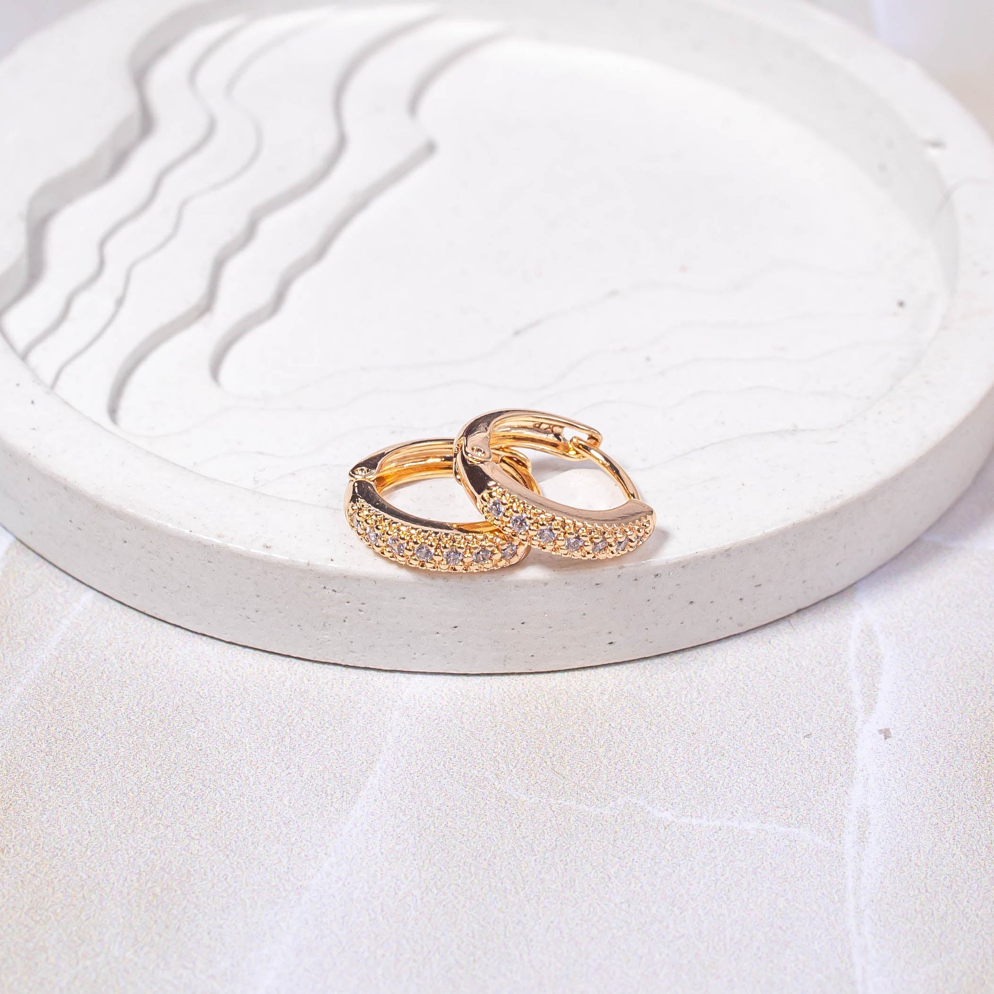 Candonga pequeña microzircón