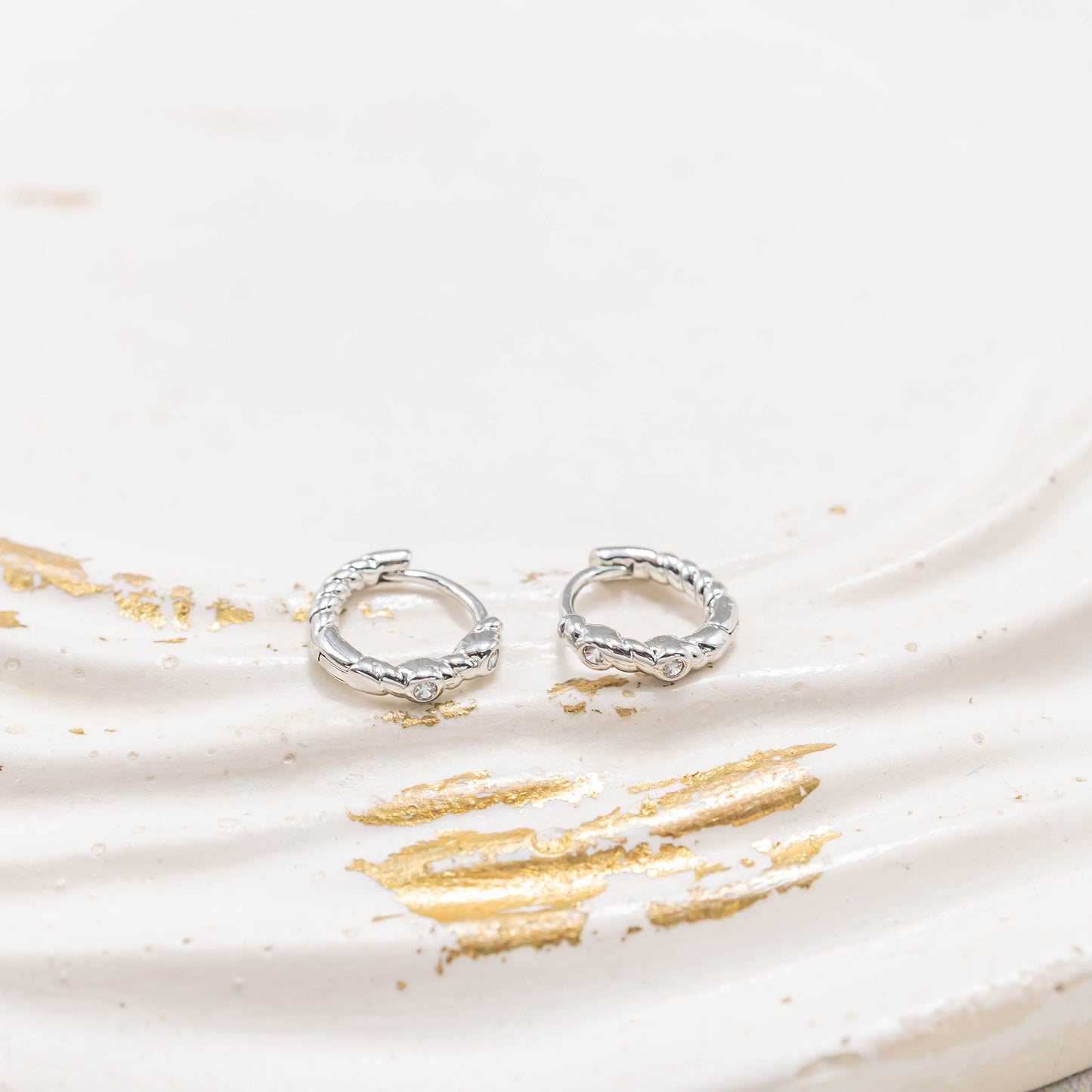 Candonga pequeña microzircón