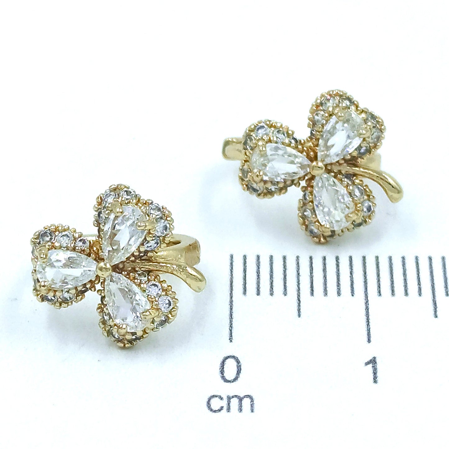 Candonga pequeña trébol micro zircón
