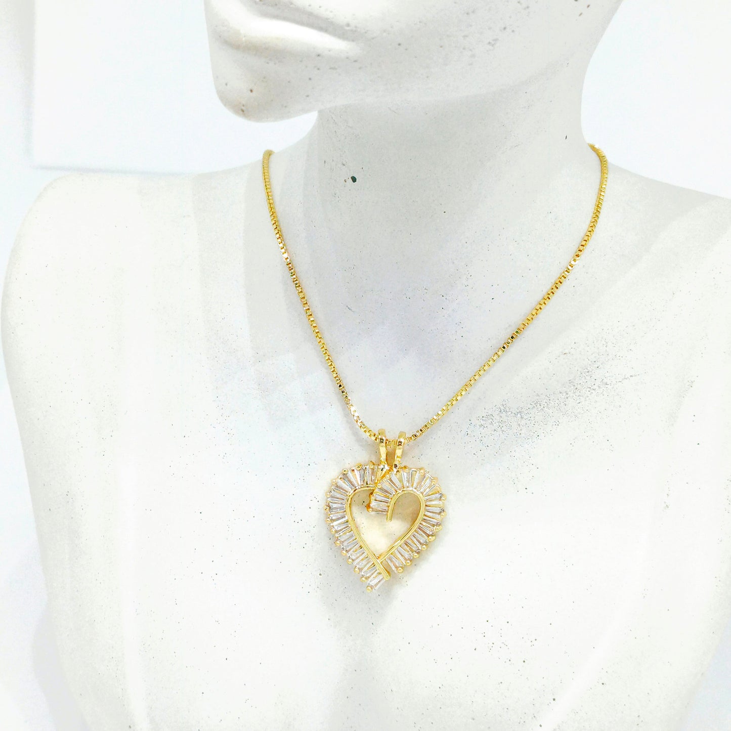 Collar rodio corazon baguette